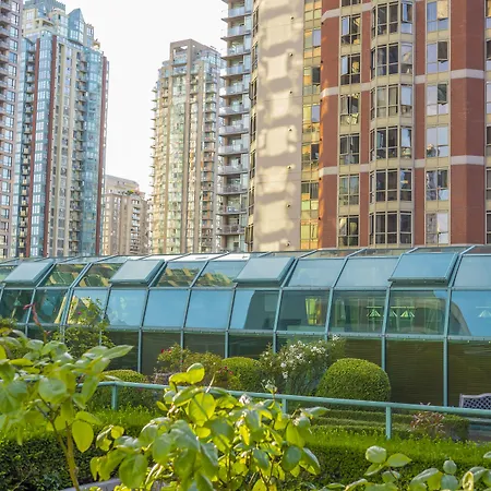 Rosedale On Robson Suite Hotel-2